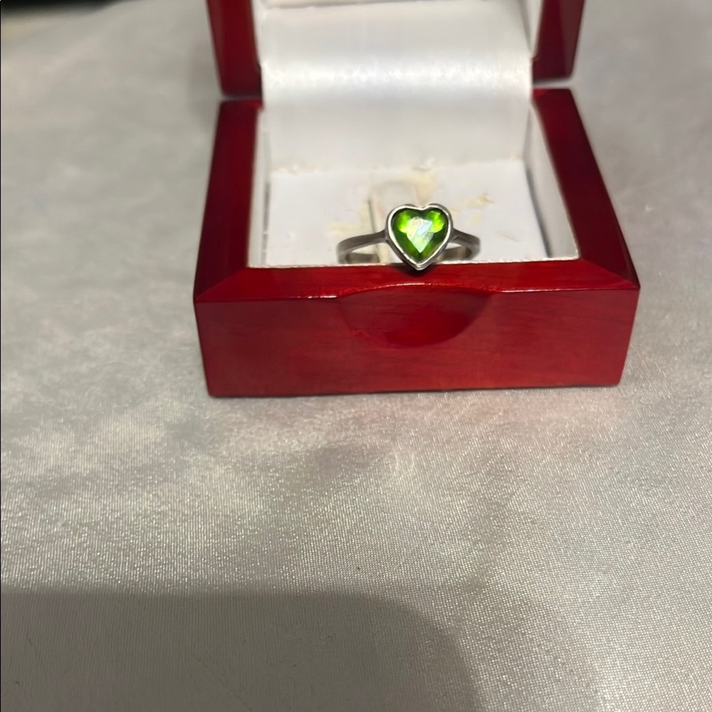 Heart-Shaped Green Silver Ring